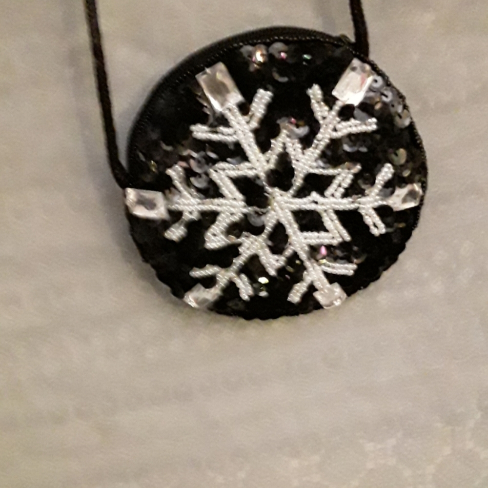 Snowflake sequins purse